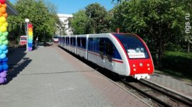 Новый детский поезд под «Сапсан» запустили в Центральном парке (фото)