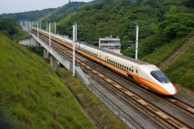 самые быстрые поезда в мире: THSR 700T. фото